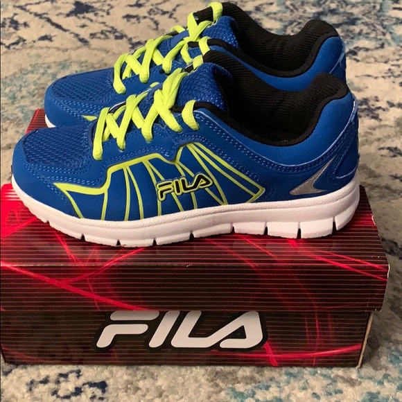 Fila Escaloght kids sizes available - Picture 2 of 11